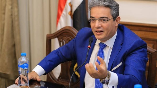 الدكتور طارق سعده