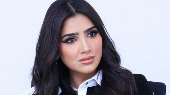 الفنانة مي عمر