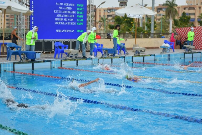 فعاليات بطولة يوسف عبد الملك للسباحة بالزعانف ببورسعيد