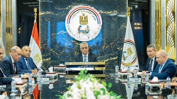 وزير الإنتاج الحربي