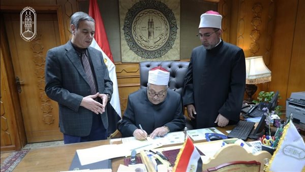 الشيخ أيمن عبدالغني، القائم بعمل وكيل الأزهر
