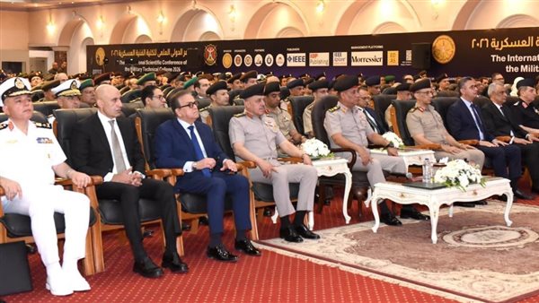 وزير الدفاع والإنتاج الحربى