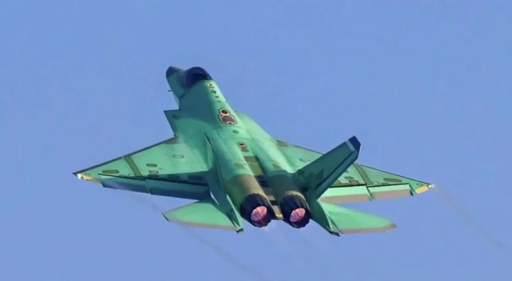 J-35 بأربعة صواريخ YJ-15