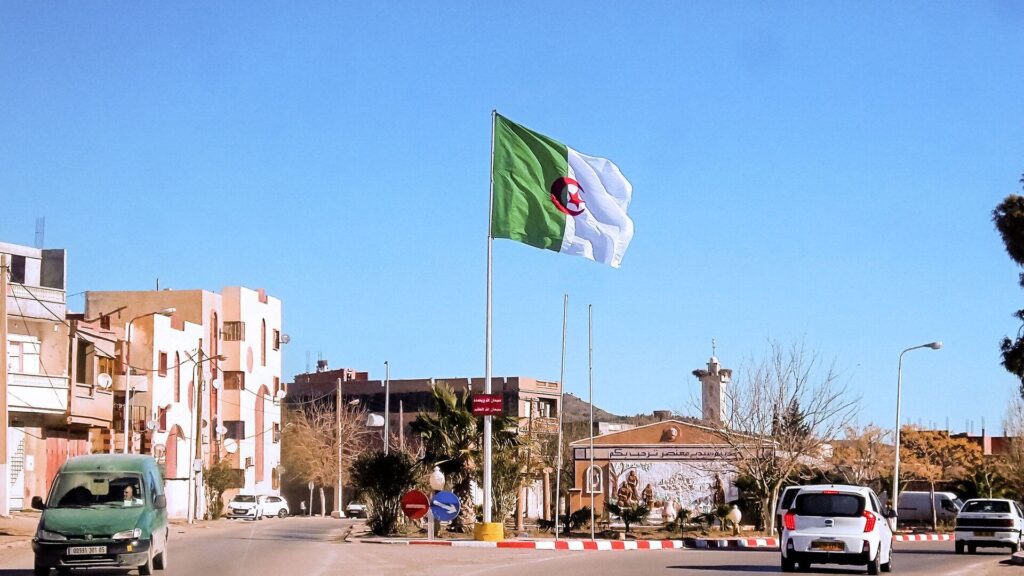 الجزائر