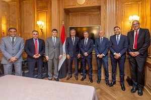 وزير السياحة
