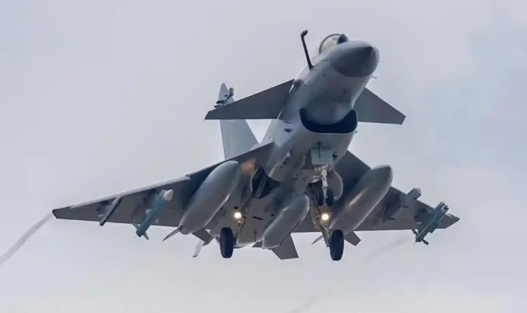طائرة مقاتلة صينية من طراز J-10CE