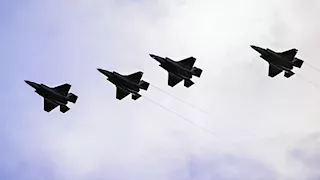 ما الفرق بين الطائرة المقاتلة وطائرة الهجوم الأرضي والقاذفة؟